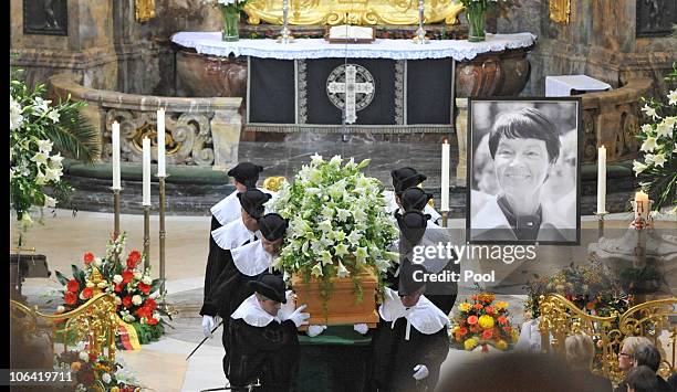 The coffin of Loki Schmidt is carried during the memorial service for Loki Schmidt, wife of former German Chancellor Helmut Schmidt, at the St....