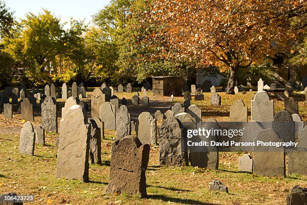 the burying point - salem - massachusetts photos et images de collection