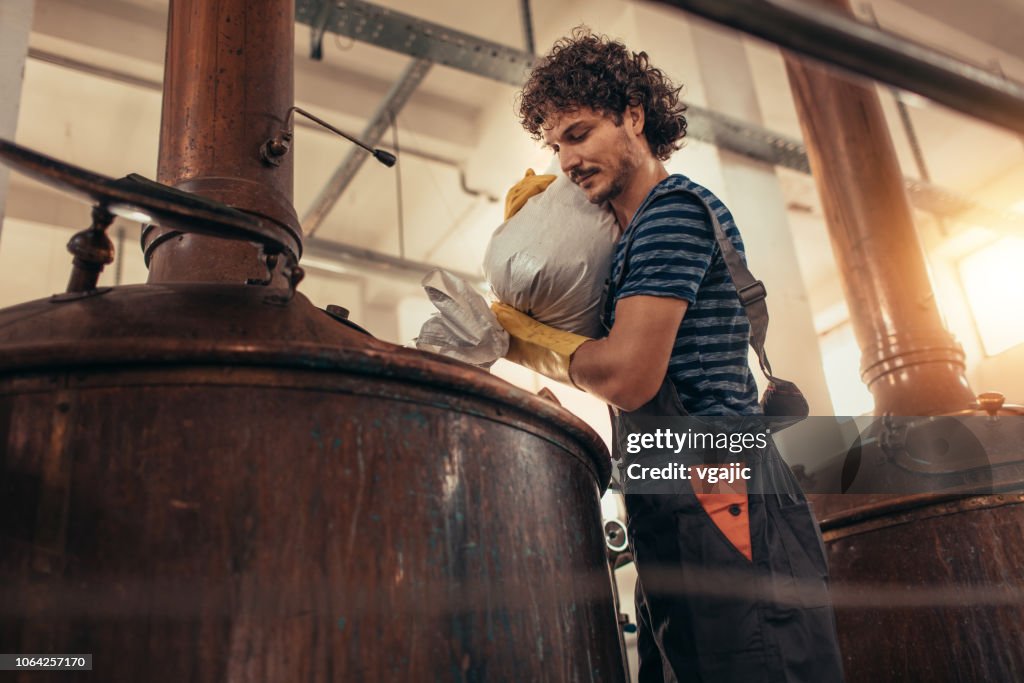 クラフト ビール醸造所