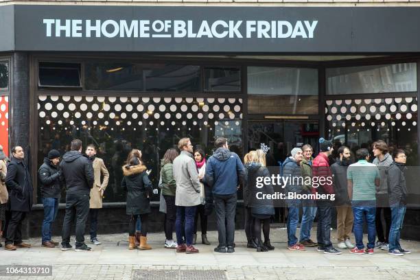 Queue Pop Store Pop Up Line Photos and Premium High Res Pictures - Getty Images