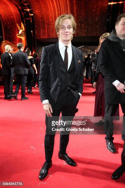 Louis Hofmann during the Bambi Awards 2018 Arrivals at Stage Theater on November 16, 2018 in Berlin, Germany.