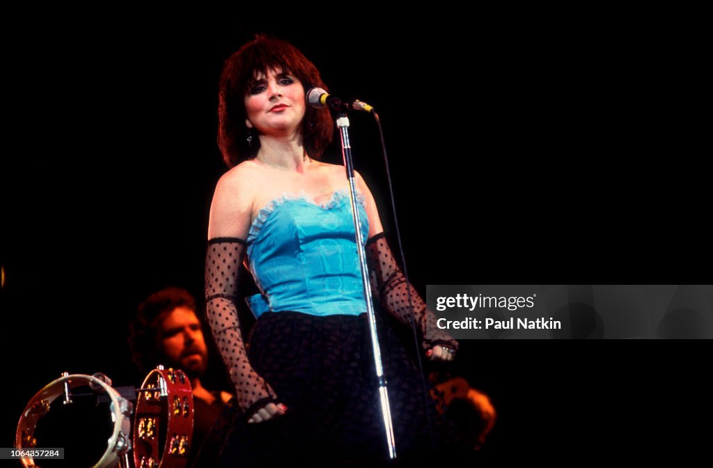American Singer Linda Ronstadt Performs On Stage At The Marcus News american-singer-linda-ronstadt-performs-on-stage-at-the-marcus-news