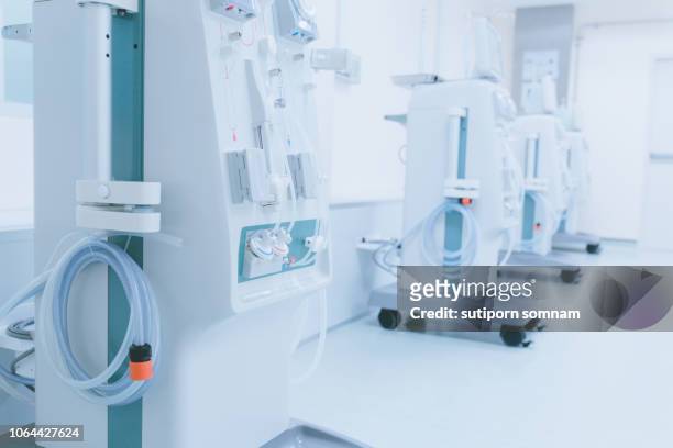 equipment dialysis machines - hospital machine stockfoto's en -beelden