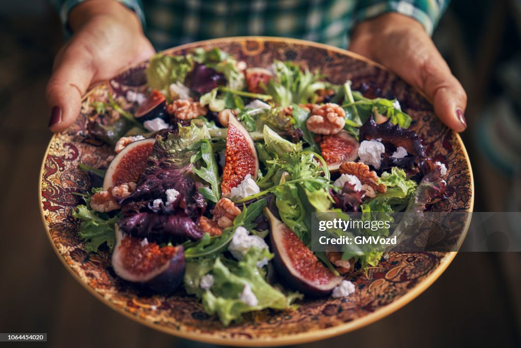 Arugula Fig Salad with Walnuts and Feta Cheese