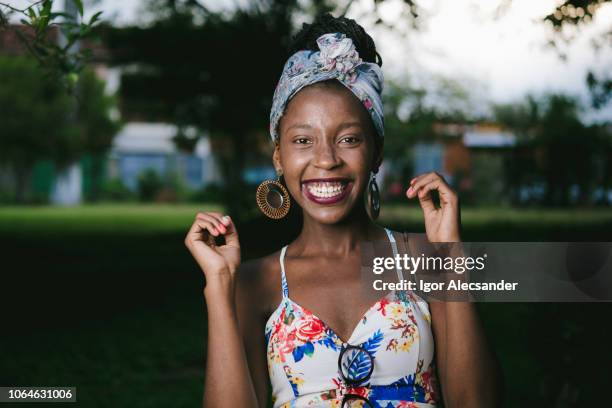 beautiful trendy african woman - head tie stock pictures, royalty-free photos & images