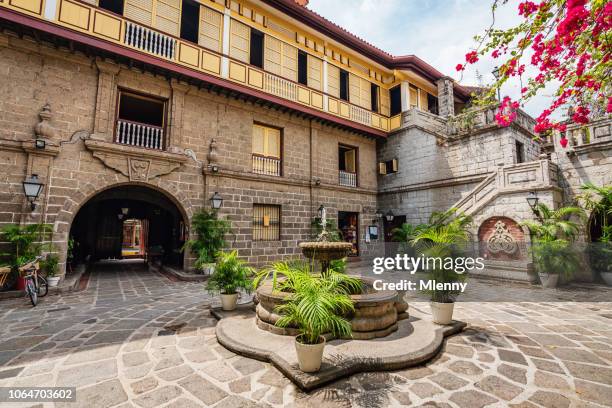 casa manila intramuros patio with fountain philippines - old manila stock pictures, royalty-free photos & images