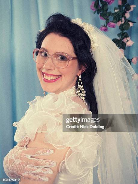 retro25 bride close up - 80s wedding stockfoto's en -beelden