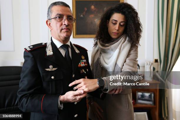 The Carabinieri show the anti-violence smartwatch to protect women from aggression. In the day dedicated to violence against women. Simply, it is a...