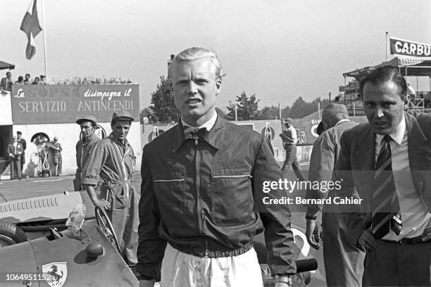 Mike Hawthorn, Ferrari 500, Grand Prix of Italy, Autodromo Nazionale Monza, 13 September 1953. Mike Hawthorn on the starting grid of the 1953 Italian...