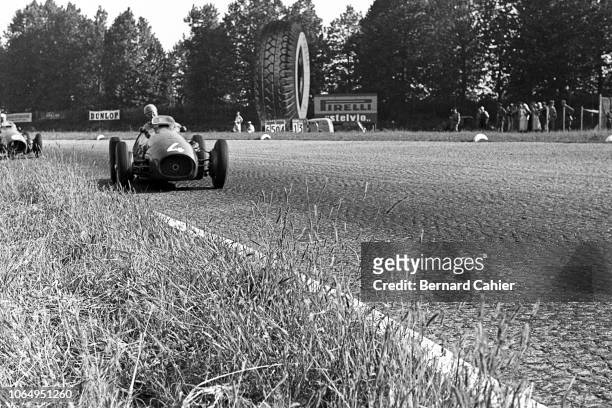 Alberto Ascari, Ferrari 500, Grand Prix of Italy, Autodromo Nazionale Monza, 13 September 1953. Pole position sitter Alberto Ascari in the...