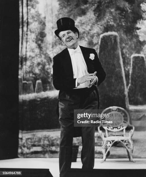 Ted Ray Roles 91 Ted Ray Comedian Stock Photos, High-Res Pictures, and Images - Getty ...