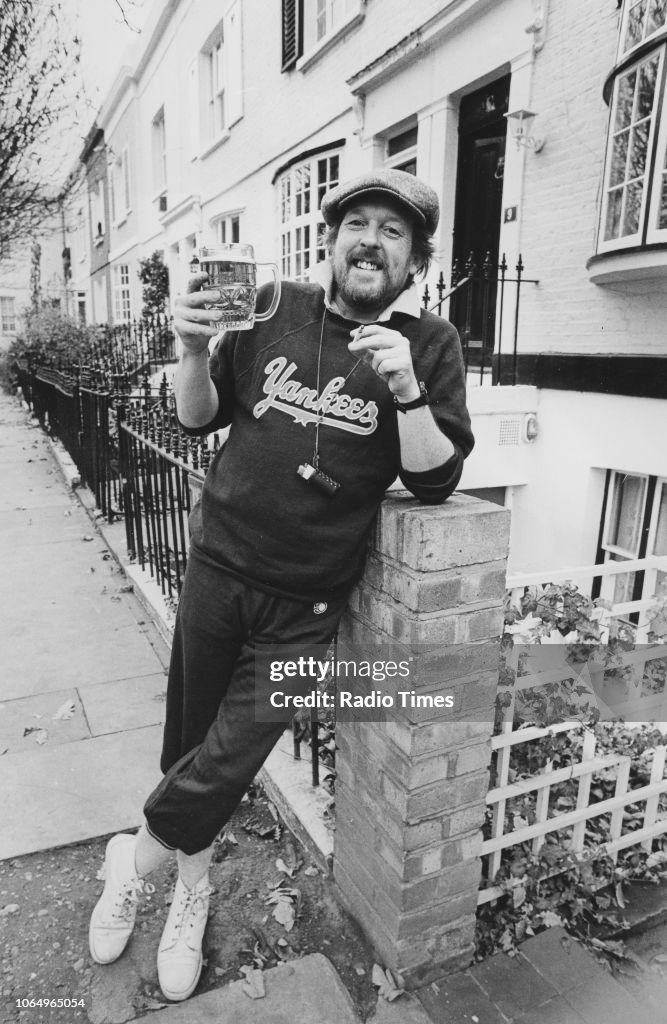 Willie Raston Portrait of actor and comedian Willie Rushton wearing a 'Yankees ...