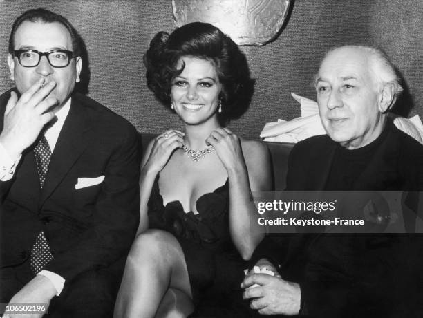 Claudia Cardinale And The Director Abel Gance Holding A Press Conference For The Film Austerlitz In 1960.