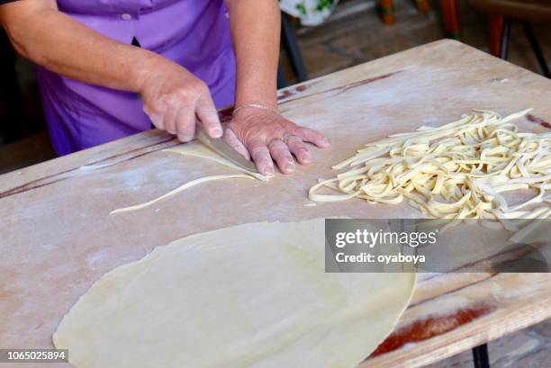 huisgemaakte pasta - bari stockfoto's en -beelden