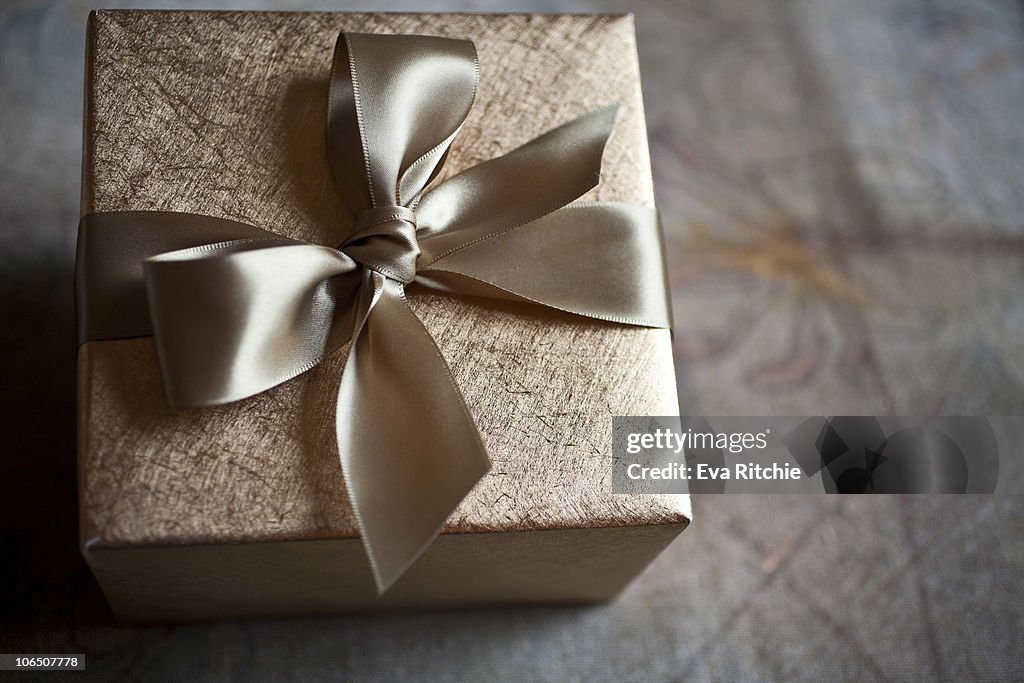 Gold Gift Packaging for any Occasion
