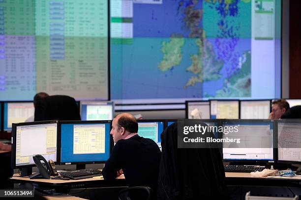 14 Gas National Control Centre Stock Photos, High-Res Pictures, and ...