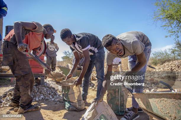 161 Zimbabwe Gold Mine Stock Photos, High-Res Pictures, and Images