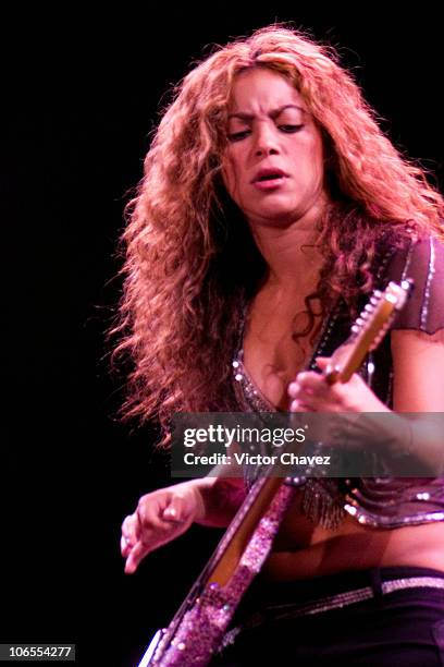 22 Shakira Performs A Free Concert At Zocalo In Mexico City May 27 2007