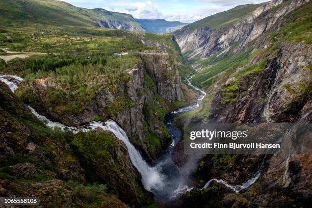 voringsfossen in hardangervidda national park norway - voringsfossen stock-fotos und bilder