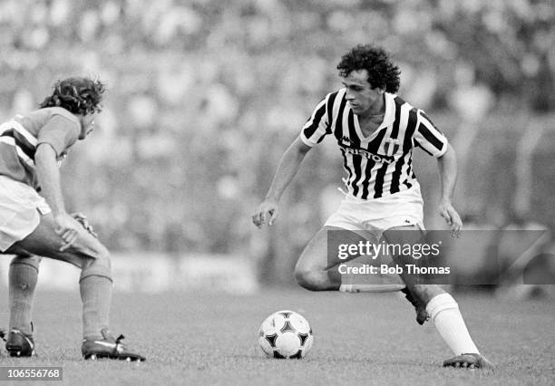 Michel Platini in action for Juventus during their Serie A match against Sampdoria at the Stadio Luigi Ferraris in Genoa, 12th September 1982....