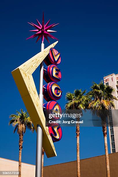 1960´s neon sign - las vegas sign stockfoto's en -beelden