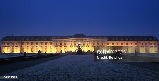 palace ludwigsburg winter night - residenzgalerie stockfoto's en -beelden