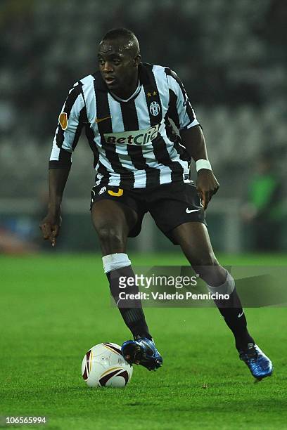 Mohamed Lamine Sissoko of Juventus FC runs with the ball during the Uefa Europa League group A match between Juventus FC and FC Red Bull Salzburg at...