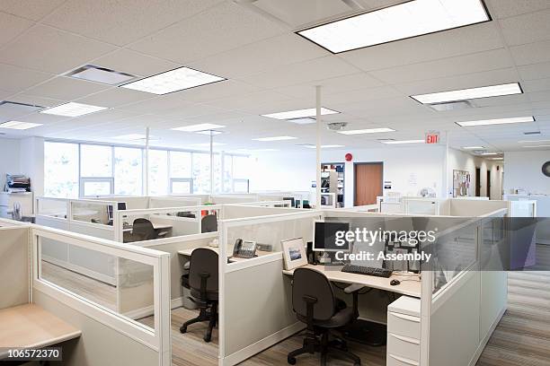 modern office space with cubicles - office space no people stock pictures, royalty-free photos & images