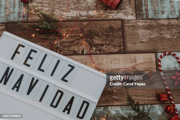 merry xmas  in spanish - feliz navidad stockfoto's en -beelden