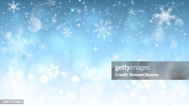weihnachten blauer hintergrund mit schneeflocken - winter stock-grafiken, -clipart, -cartoons und -symbole