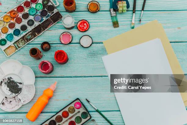 flat lay design workspace with brushes and watercolour - art supplies fotografías e imágenes de stock