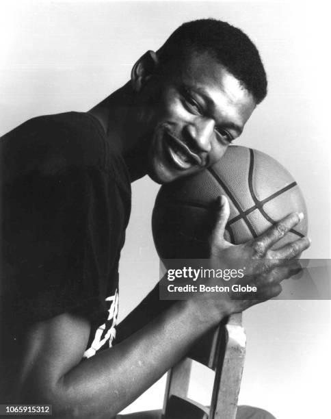 Reggie Lewis 32 Reggie Lewis Basketball Player Stock Photos, High-Res Pictures, and ...