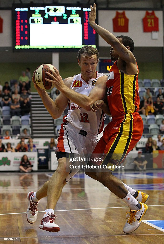 NBL Rd 4 - Tigers v Hawks