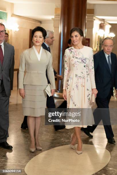 Queen Letizia of Spain and China first lady Peng Liyuan visit the Royal Theatre on November 28, 2018 in Madrid, Spain