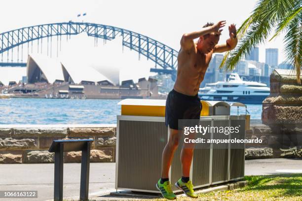 sydney opera house - royal botanic gardens sydney stock-fotos und bilder