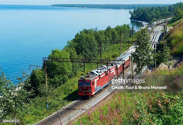 russia, siberia, baikal lake, trans-siberian train - lake baikal stockfoto's en -beelden