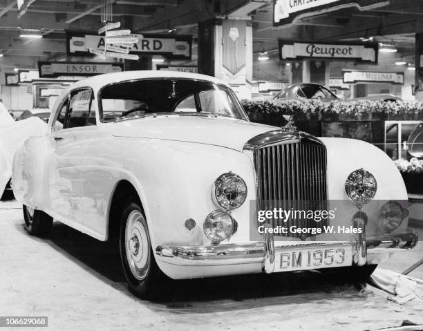 Bentley at the Earl's Court Motor Show, London, 21st October 1952.