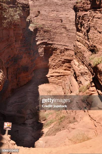 el anfiteatro in cafayate, salta province, argentina - anfiteatro red rocks stock pictures, royalty-free photos & images