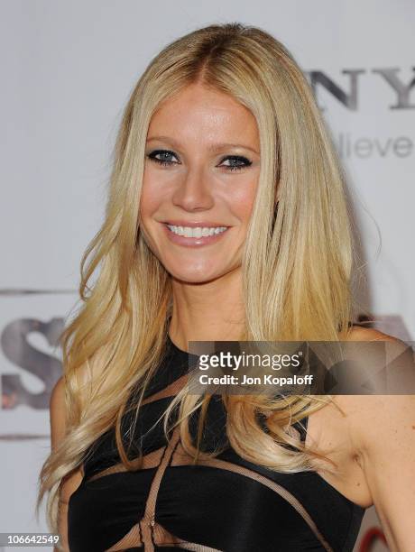 Actress Gwyneth Paltrow arrives at the Nashville Premiere "Country Strong" at Green Hills Cinema on November 8, 2010 in Nashville, Tennessee.