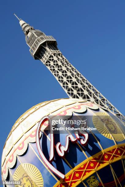 paris las vegas on the las vegas strip, las vegas - paris las vegas imagens e fotografias de stock