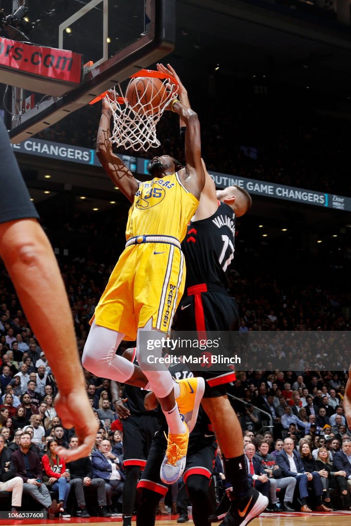 Kevin Durant of the Golden State Warriors dunks the ball against the ...