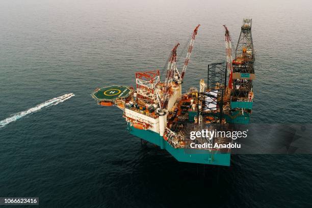 Rowan Rig Tt Drilling Operation Photos and Premium High Res Pictures - Getty Images