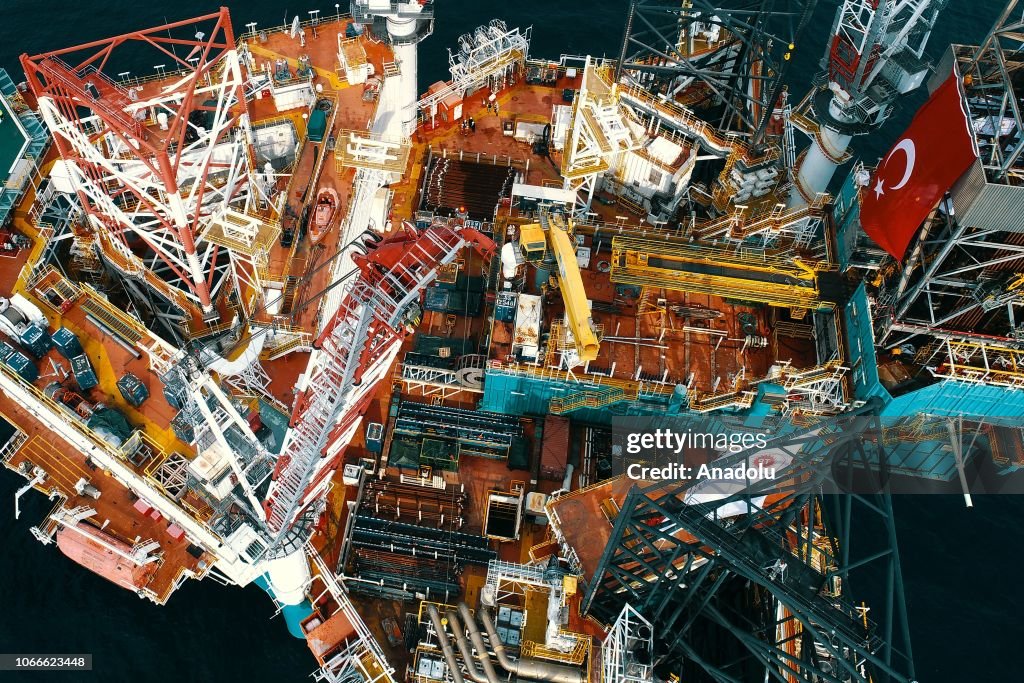 Rowan Rigs Rowan Norway drilling rig operates at shallow sea on the coast near ...