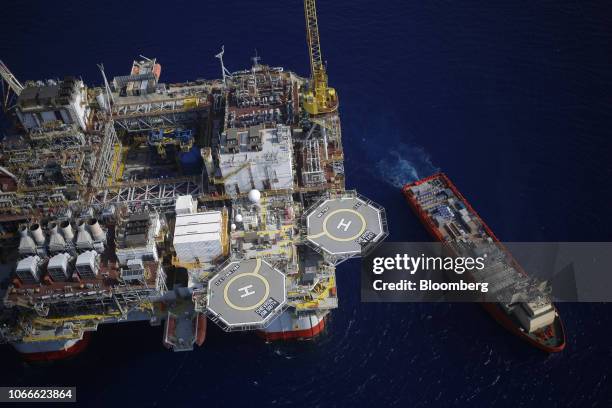 Kob Rig 131 Saudi Oil Rig Stock Photos, High-Res Pictures, and Images - Getty ...