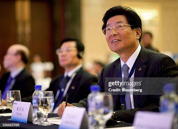 Wei Jiafu, chief executive officer of China Ocean Shipping Group Co. , attends the World Shipping Summit in Guangzhou, Guangdong province, China, on...