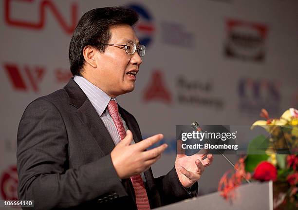 Gerry Wang, chief executive officer of Seaspan Corp. Speaks at the World Shipping Summit in Guangzhou, Guangdong province, China, on Wednesday, Nov....