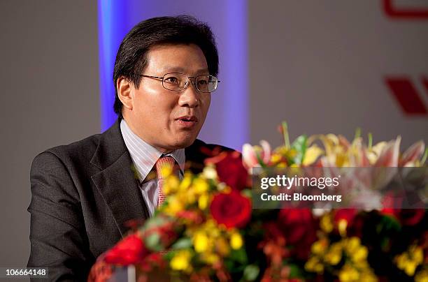 Gerry Wang, chief executive officer of Seaspan Corp. Speaks at the World Shipping Summit in Guangzhou, Guangdong province, China, on Wednesday, Nov....