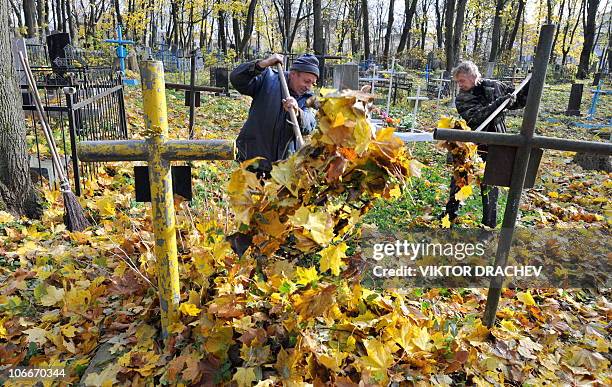Cemetery Raking Raking Leaves Photos and Premium High Res Pictures - Getty Images