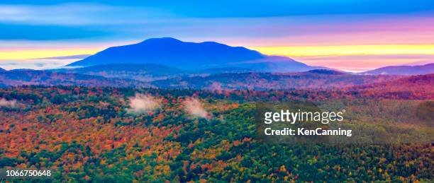 new england autumn foliage in the green mountains of vermont - vermont stock pictures, royalty-free photos & images