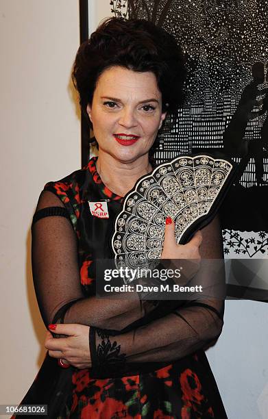 Lulu Guinness attends the Lulu Guinness and Rob Ryan Fan Bag launch party at the Air Gallery on November 10, 2010 in London, England.